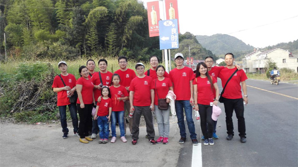 重走良時(shí)路，愛(ài)心在路上